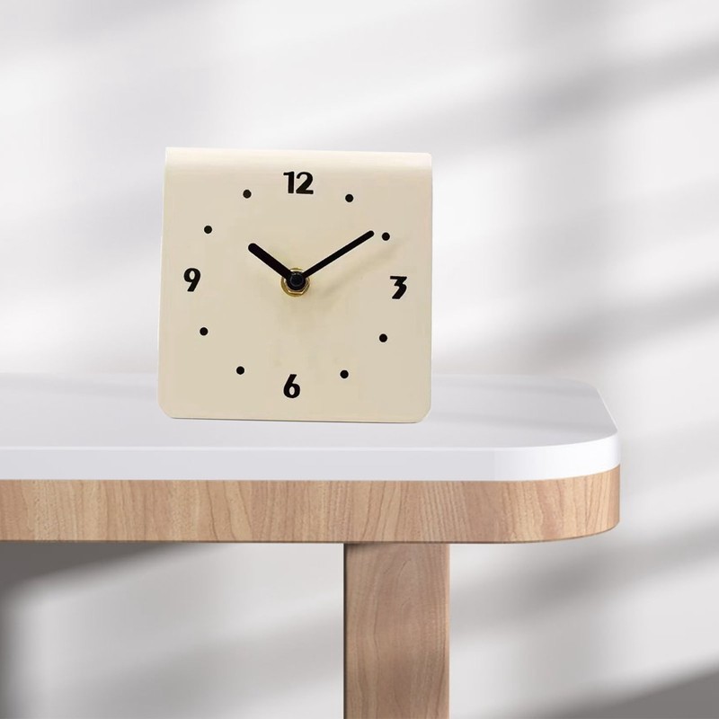 Desktop Clock Simple Modern Quiet Movement Metal Desk Clock Ornament