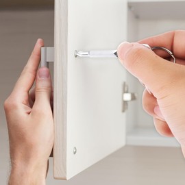 Amaxiu Mini Screwdriver Keychain, 2 Pieces Portable Phillips Flathead Screwdriver Tool Multifunctional Repair Screwdriver Key Chain for Men Outdoor Driver (Silver)