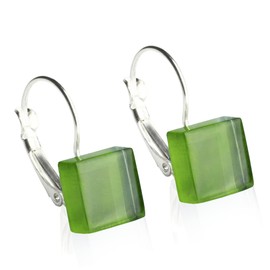ALEXASCHA® Stainless steel earrings hanging with square glass stones • Short earrings with snap closure • 2 cm long • Stone size 10 mm x 10 mm x 3 mm (grass green)