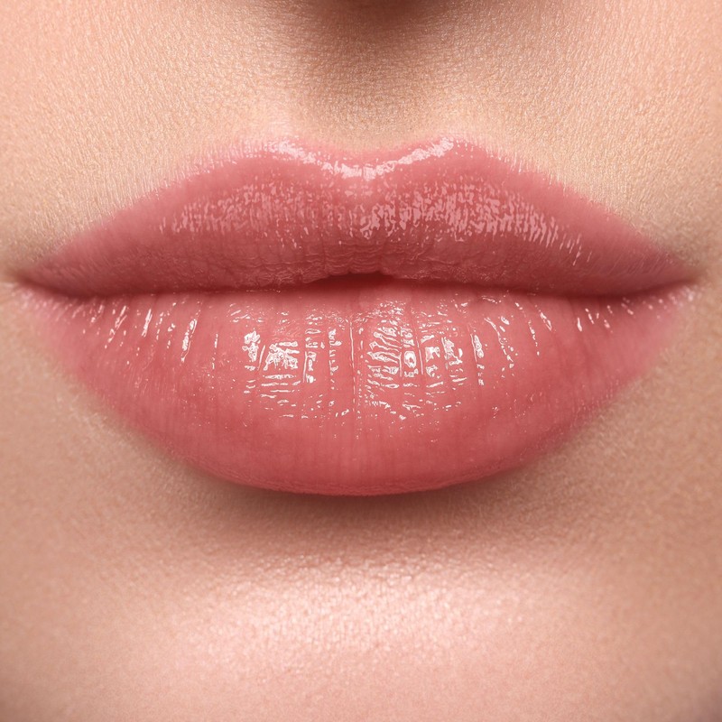 WYCON Cosmetics Hydrasheer Glossy Lipstick, Shiny Lipstick, Soft and Comfortable