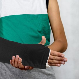 Arm Cast Sleeve Cover | Protects Arm Cast and Aids in Keeping your Cast Clean. Arm Cast Cover Adult Cast Protectors for Wrist Casts and Dressings, Plaster Cast Protector. (Black, L)