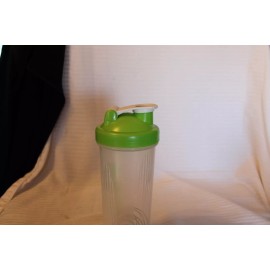 BlenderBottle Classic Shaker Bottle Perfect for Protein Shakes and Pre Workout