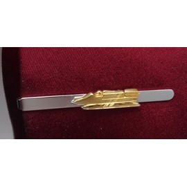 Tie Pin Ski Bob Snow Bob Bi-Colour Shiny 6.4 cm Long with German Text + Gift Box – Great Gift for Winter Sports Enthusiasts, Brass