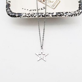 Dainty Hollow Star Simple Choker Necklace for Women Delicate Stainless Steel Silver Plated Minimalist Star Pendant Necklaces Chain Christmas Party Trendy Jewelry