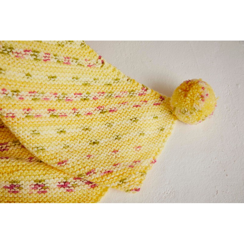 Hayfield Baby Blossom Chunky Knitting Pattern - 5575 Blanket