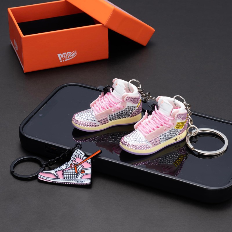 MPKレトロシューズラバースニーカーキーチェーン – 誕生日パーティーの賞品、ミステリーグッディーバッグギフト&パーティーの記念品に最適, ダイヤモンドピンク(靴1本), 1