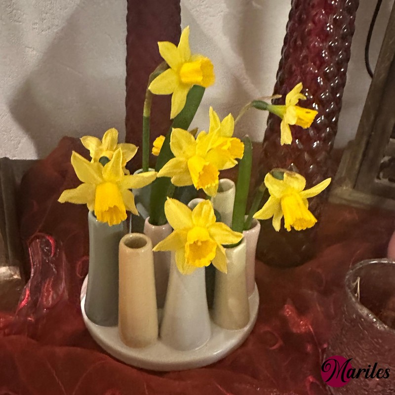 Mariles Vases Set on Base Flower Vases Flower Pot Table