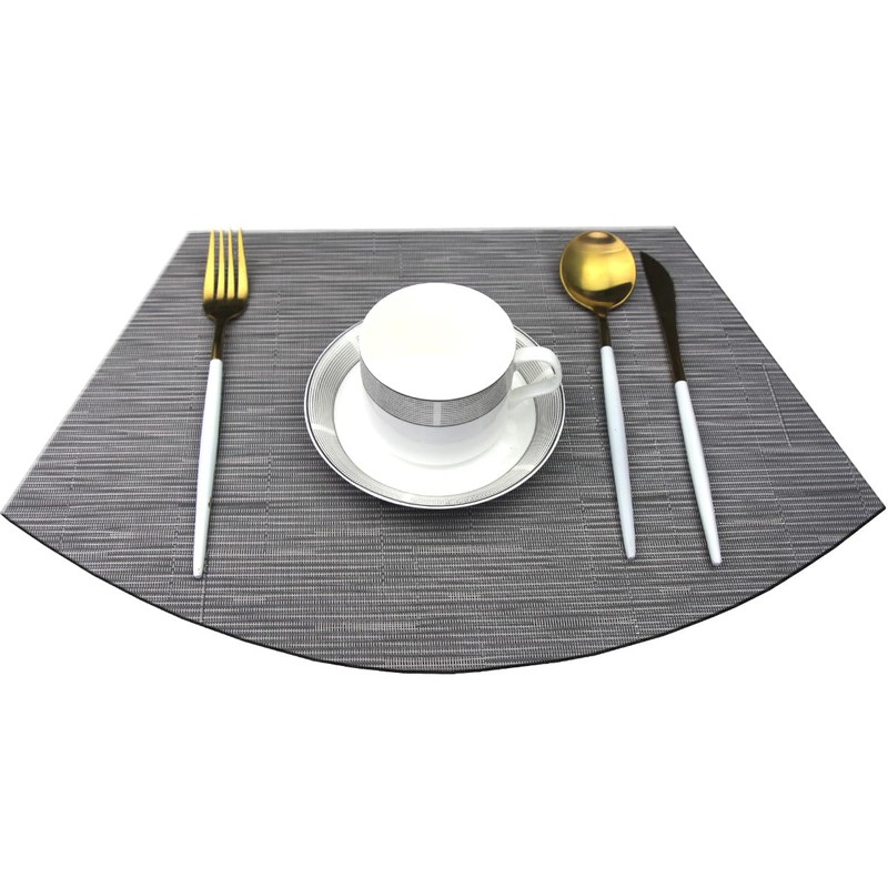 GoTCele Wedge Placemats for Round Dining Table Woven Vinyl Easy