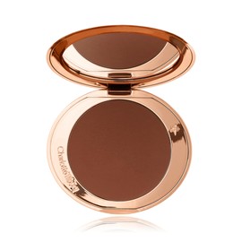 Charlotte Tilbury Airbrush Matte Bronzer - Smoothing & Blurring Powder Bronzer with an Airbrush Finish - Refillable Makeup Infused with Silky Mica & Hyaluronic Acid - 4 Deep