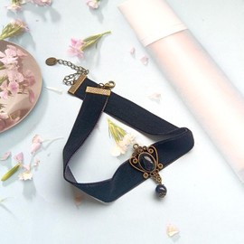 Dishowme Pearl Crown Choker Necklace Gothic Velvet Collar Necklace Vintage Faux Pearl Royal Jewellery for Women, Rhinestone Metal, No Gemstone