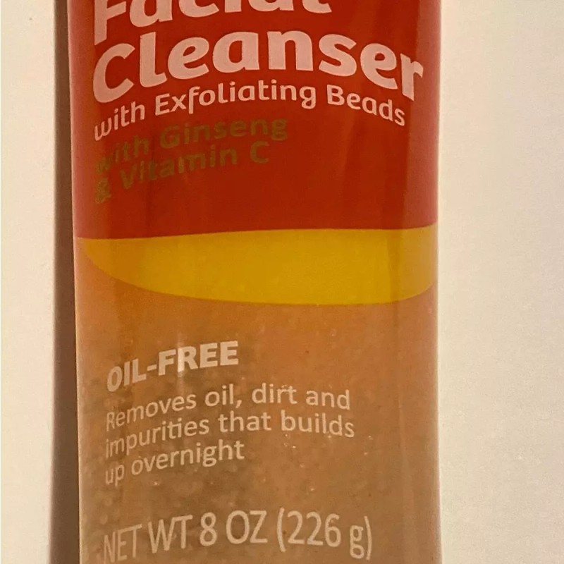 Kissable Fresh start Facial cleanser with exfoliating Beads 8OZ(226g)