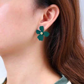 Inilbran Boho Acrylic Flower Earrings Vintage Resin Flower Studs Earrings Acrylic Flower Floral Statement Earrings Bridal Flower Petal Earrings Jewelry for Women and Girls