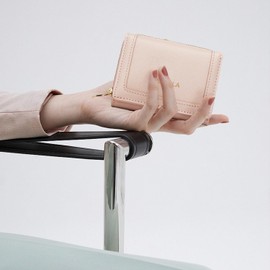 MUIIKOLA RFID-Blocking Mini Leather Wallet for Women，Women's Minimalist Card Holder Coin Changes Purse Keychain Front Pocket Wallet with 7 Card Slots and 1 ID Window Card Holder Organizer