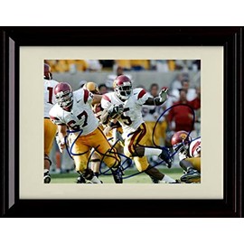 Reggie Bush Autograph Promo Print - USC- Stiff Arm Running The Ball - Framed 8x10