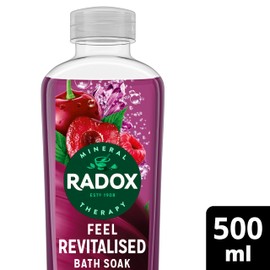 Radox Mineral Therapy Feel Revitalised Bath Soak uniquely blended with minerals, herbs and a wild cherry & raspberry scent for a soothing bubble bath 500 ml