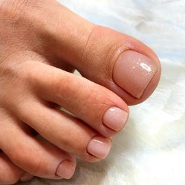 SXVME Glitter Light Pink Press on Toes Nails Short Square, Sparkle Shiny Fake Toe Nails Glue on, Bling Toe Press on Nails for Women, Summer Glossy Gel ToeNails Acrylic for Decoration 24 Pcs