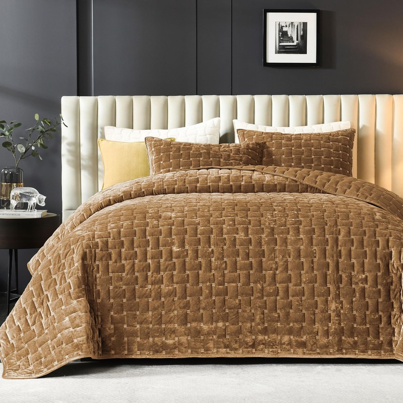 Velvet Quilt Set Queen Size, Luxury Geometric Design, Gold Caramel