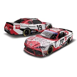 Lionel Racing NASCAR Authentics Ryan Truex No.19 Toyota Genuine Accessories Dover Win 1:64 Scale HT Diecast Car with Trinket