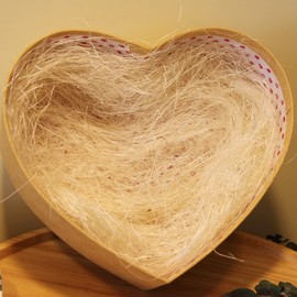 Xeahung Sisal Fiber Natural Raffia Grass Basket Filling Shred Red Package Filler Gifts for Small Business Package Filler Shredded Paper Raffia Gift Box Filler 85g (Light Yellow)