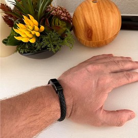 SAMERIO Type C to Type C Short Charging Cable Portable Travel Bracelet Charger 8.9in Personality Braided Leather Wrist Cord for Interesting Valentine's Day/Birthday/Thanksgiving Day Gift