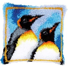 ROCKY&CHAO Latch Hook Kits Pillowcase Embroidery Kit, Latch Hook Cushion Cover for Adults and Beginners, Pillow Cover Sofa Cushion Cover Craft Kits, Penguin 43 X 43 cm
