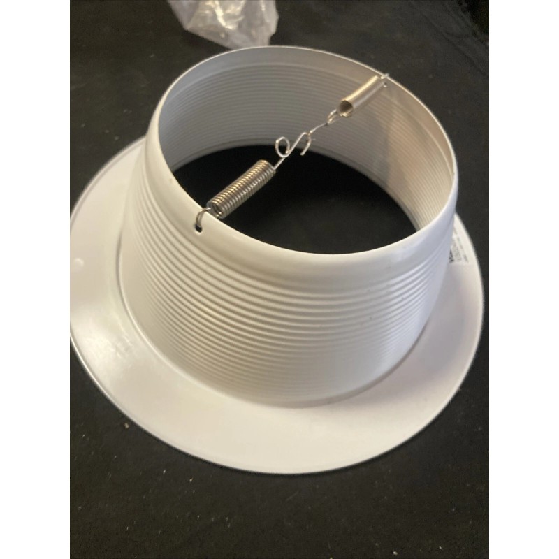 Juno Lighting Vu lite V3024W-WH 6 In. White Recessed Conical