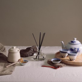 EMME nyc Jasmine Tea Scented Reed Diffuser, Pet Safe, Natural, Non Toxic, Cruelty Free, Room Decor, Home Decor, Bathroom Decor, Bathroom Accessories, Bedroom Decor, Air Fresheners for Home, 6 oz