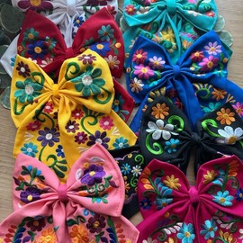 Handmade Embroidered Flower Pattern Bow Clip for Women - Color: Red