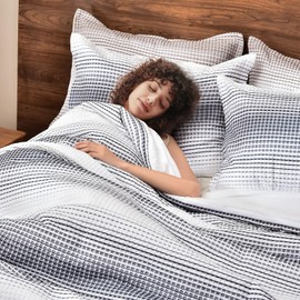 PHF Ultra Soft Yarn Dyed Waffle Weave Comforter Set Queen Size, 3 Pieces Lightweight Breathable Comfy Bedding Set for All Season, Comfy Textured 1 Comforter with 2 Pillow Shams, White and Navy