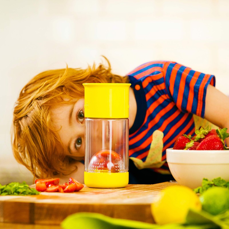 Munchkin Miracle 360 Fruit Infuser Sippy Cup, 14 oz/414 ml,