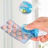 Tablettenausdrücker,Mini Tragbare Pillendose,Pillenlocher mit Behälter,Tablettenspender,Tabletten Ausdrücken für Travel,Mini Portable Pill