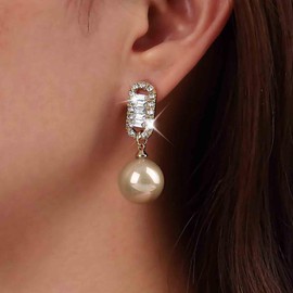 Yheakne Boho Pearl Drop Earrings Vintage Crystal Pearl Earrings Oval Rhinestone Stud Earrings Large Pearl Dangle Earrings Jewelry for Women and Girls