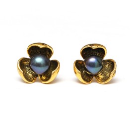 Idin Jewellery - AAA grade 7-7.5 mm peacock blue freshwater cultured pearl golden flower stud earrings