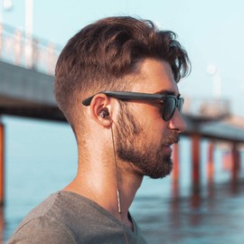LUDOS Clamor Kopfhörer In Ear - Wired Ohrhörer mit Kabel und Mikrofon, 5 Jahre Garantie, Bass, Premium-Audioqualität, Neuartiger Memory Foam, Verstärktes Kabel, Headphones mit Lautstärkeregler