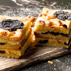 Yupik Pitted Prunes, 2.2 lb (35.2 oz), Gluten-Free, Kosher, Dried Fruits, No Pits, No Added Sugar, Source of Fiber, Healthy Snacks, Ideal for Baking, Smoothies, Blended Drinks