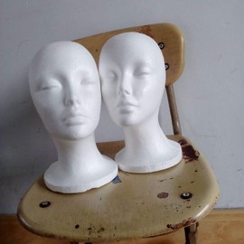 1pc Head White Wigs Wig Display Mannequin Monitor Stand Cosmetology White Cap Monitor Holder Manikin Hat Display Stand Models Display Shelves Female Jewelry Toiletries