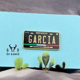 last name, surname pin for caps, apellidos pin, hat accessories, pins de apellidos para gorras - Color: GARCIA