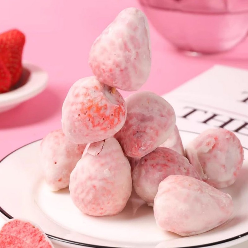 Coated dried strawberries 72g, crispy strawberries, fruit snacks, 18 small