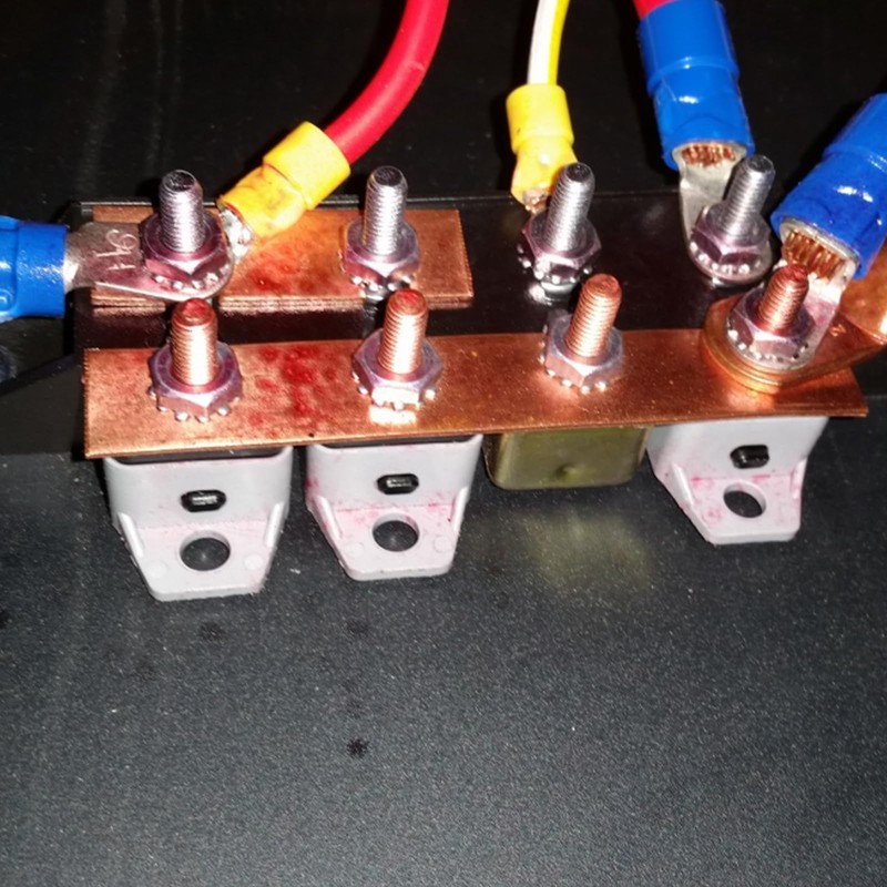 GLOSO E511 Stud Type Circuit Breakers, No Bracket, Auto Reset