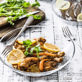 Clear Glass Salad Plates, Dinner Plate, 7.5inch Tempered Glass Dessert Plates for Fruits, Snack, Microwave Safe, Round 4Pack