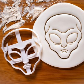 Alien Grey Alien Cookie Cutter, 1 Piece. Bakerlogy