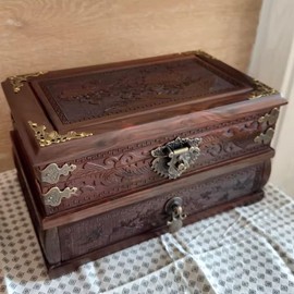 Padlock Latch Hasp Buckle Latch, Embossing Decorative Brass Hasp Clasp Latch Lock Retro Decorative Latch Hasp for Wooden Box Case Drawer Cabinet (M)