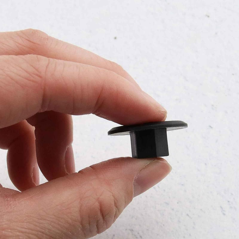 50x Plastic Unthreaded Nylon Nut Clips 4mm hole large 24mm