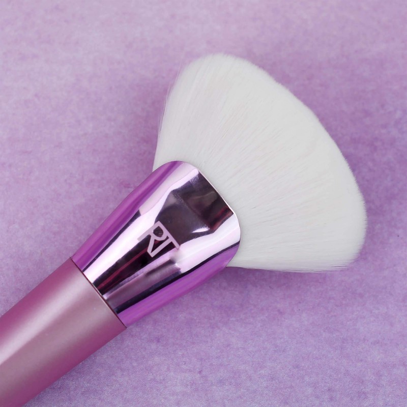 Real Techniques Cashmere Dreams Contour Fan Brush