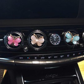 3Pcs Cute Daisies Car Clip, Interior Accessories,Flowers Car Charm Air Vent Accessories Cute Automotive Interior Trim Car Decorations Gift for Girls and Women，Automotive Air Fresheners