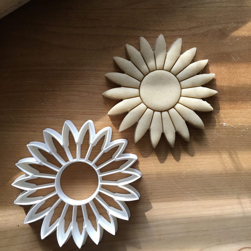 Sweet Prints Inc Sunflower Cookie Cutter - Dishwasher Safe (3")