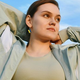 Madison Tyler Dangle Earrings for Women | Ukrainian Flag Earrings for Women | Flag Dangling Fish Hook Patriotic Earrings for Olympic Games