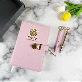 TMY Pink Heart Lock Diary Set – 288 Pages, 22×15×2.5 cm, Includes Heart & Diamond Top Pens – Secure Lockable Journal for Girls & Women.