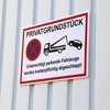 Strobo Privatgrundstück unberechtigte parkende Fahrzeuge Werden kostenpflichtig abgeschleppt sign, 20