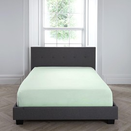 Serene - Mint Green Fitted Sheet - 32cm Deep - Super King Size Bedding (200 x 180 x 32cm) - Soft Polycotton - Elastic Corners - Green Bedding - Green Bed Sheets - Washable Bedding & Linen in Green